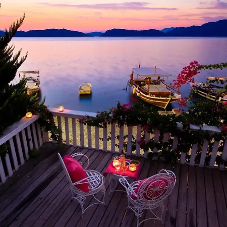 Waterfront مرمريس
